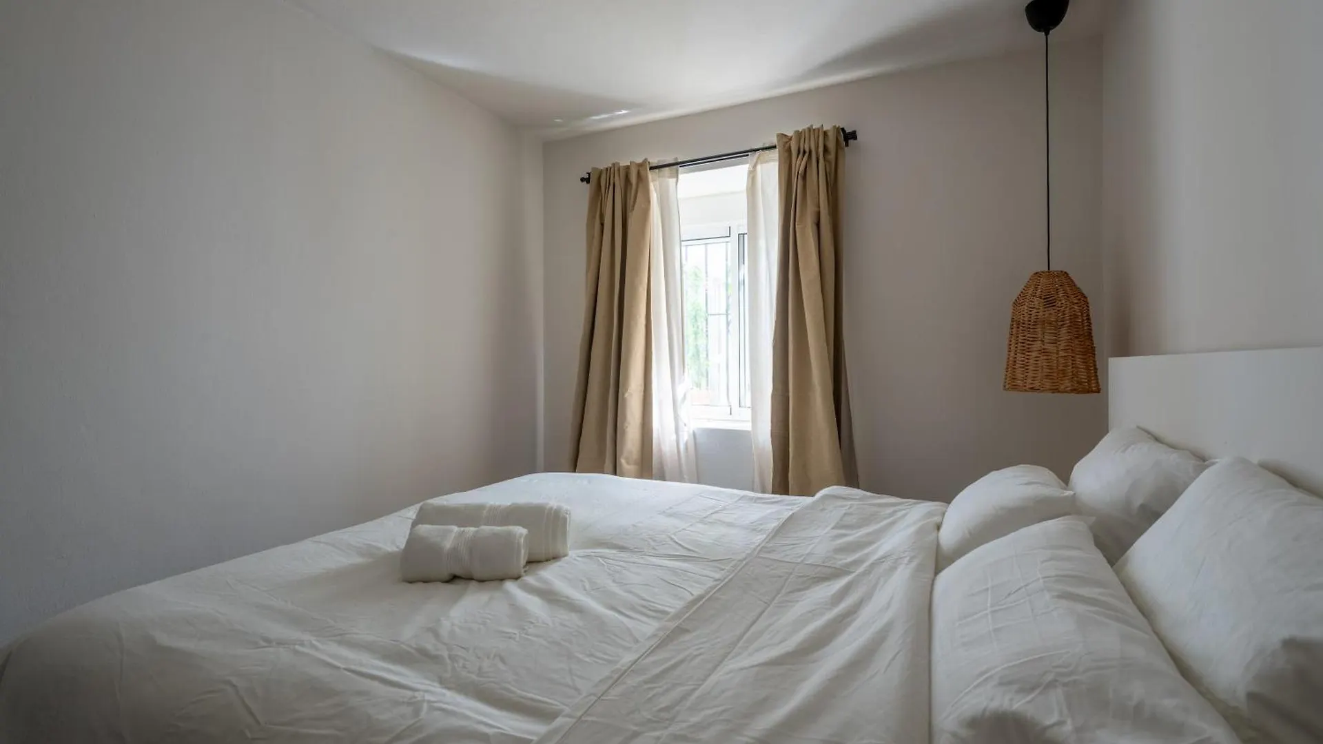 לינה וארוחת בוקר בנאלמדנה I Am La Posada Hotel And Apartment ספרד
