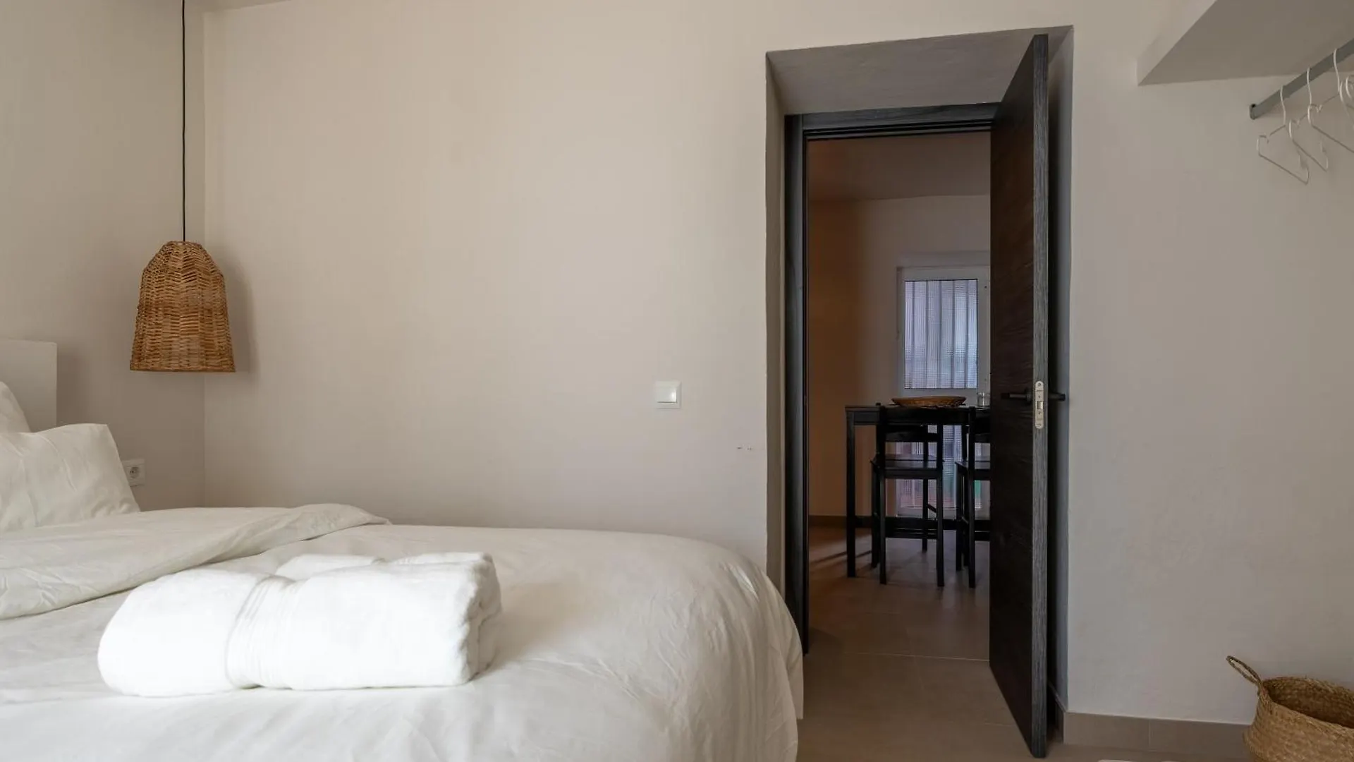 בנאלמדנה I Am La Posada Hotel And Apartment לינה וארוחת בוקר