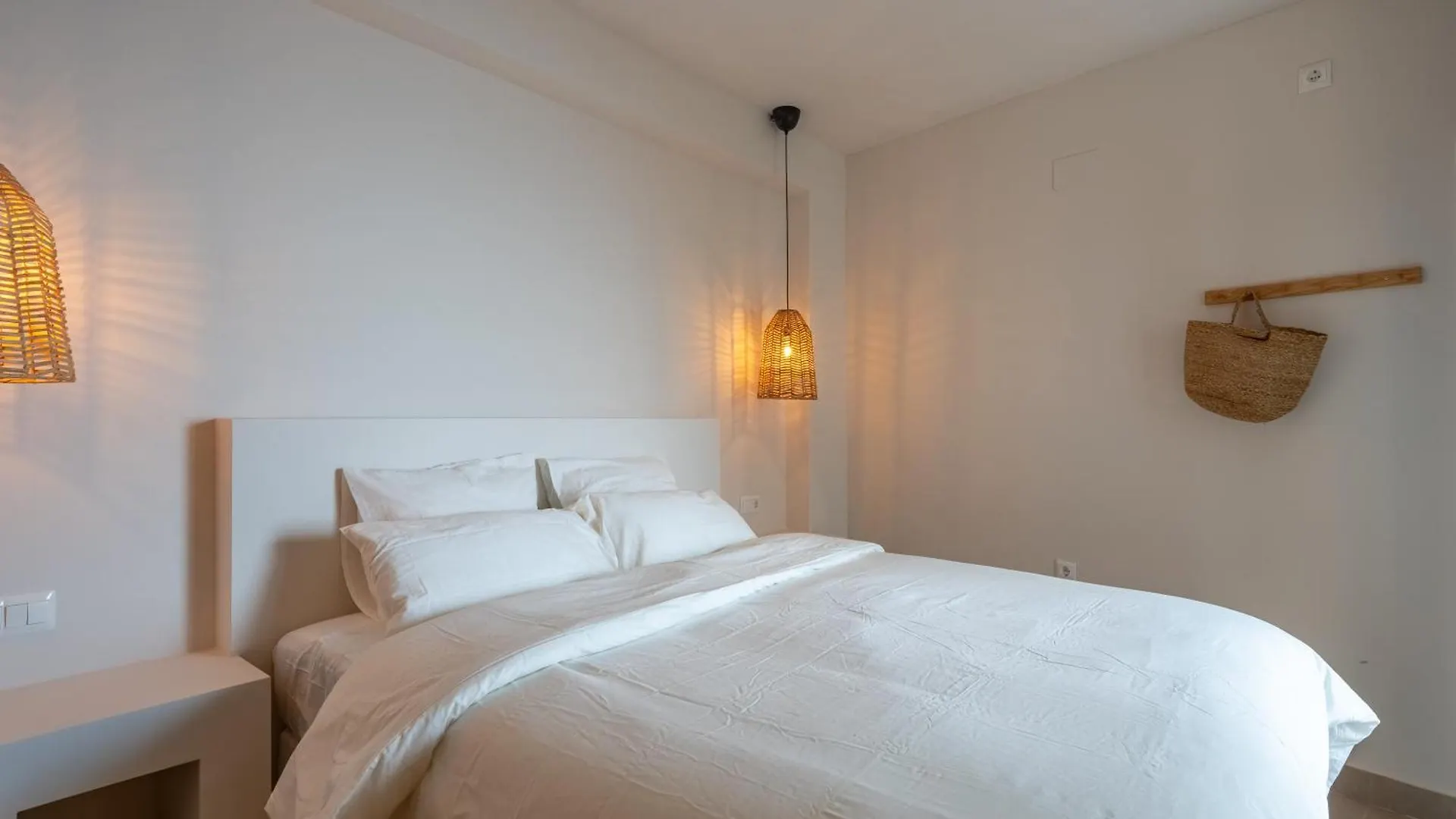 בנאלמדנה I Am La Posada Hotel And Apartment לינה וארוחת בוקר