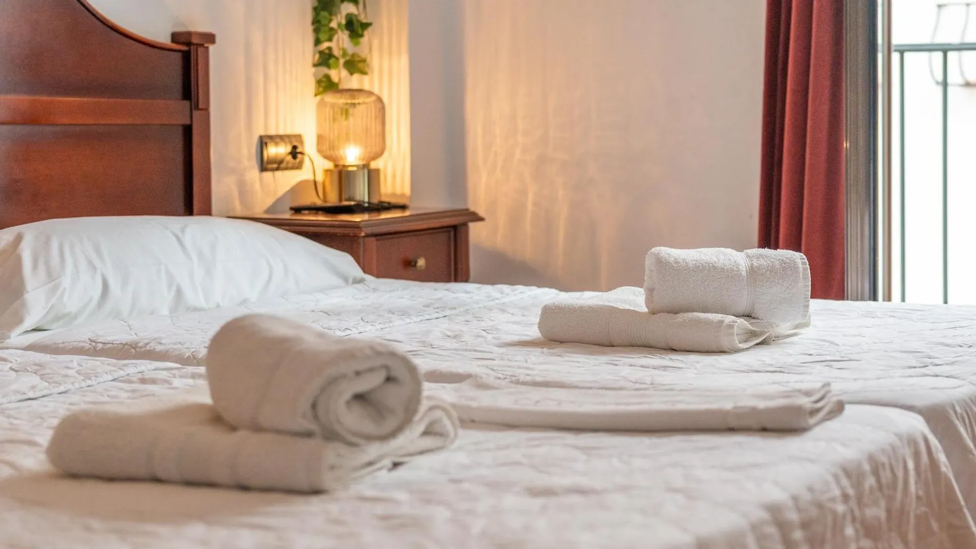 I Am La Posada Hotel And Apartment Benalmádena Bed & Breakfast