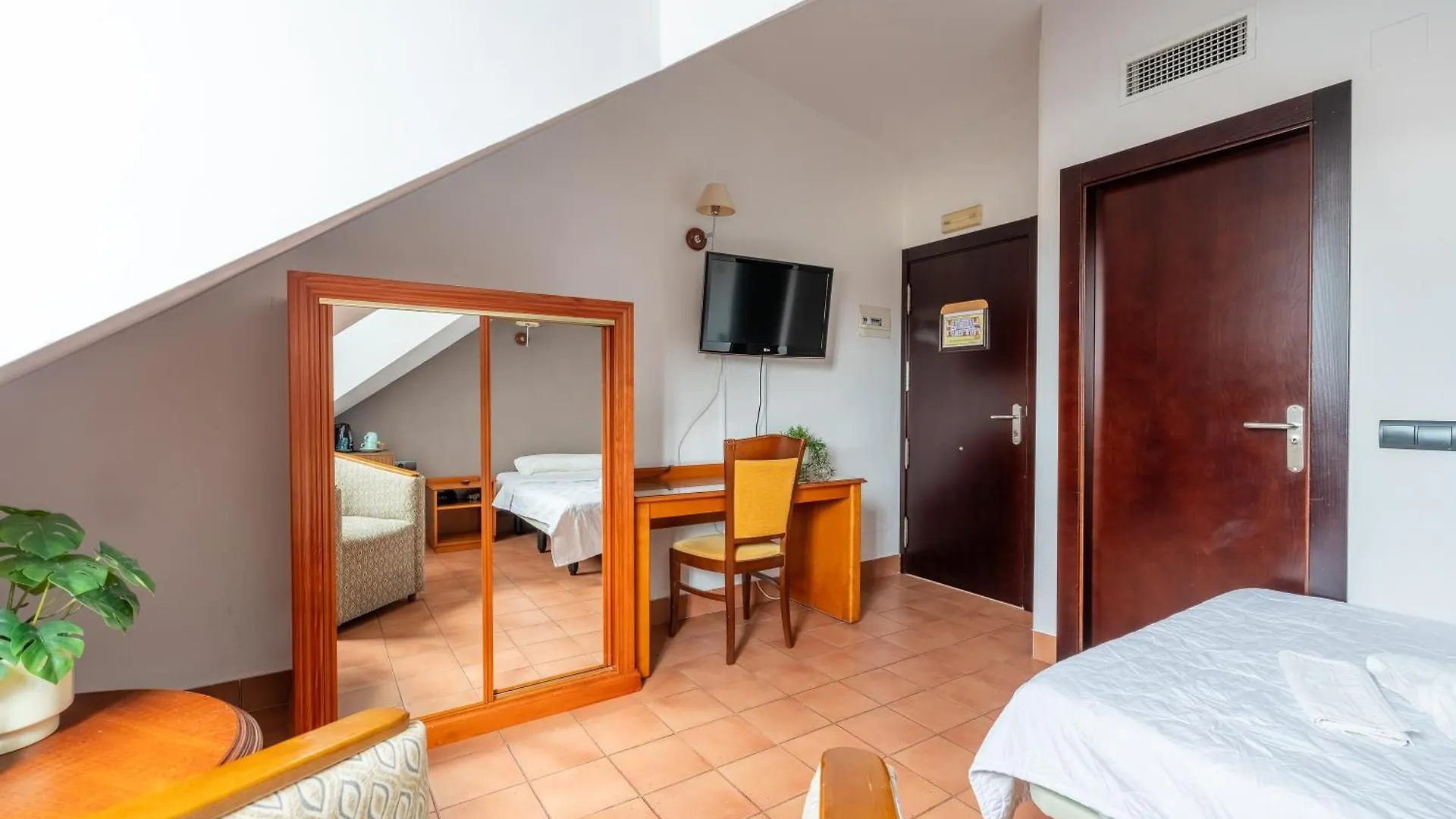 I Am La Posada Hotel And Apartment Benalmádena 0*,  Španělsko